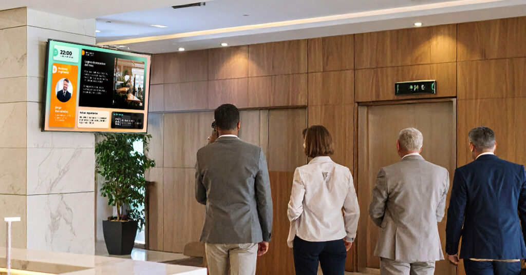 pantalla corporativa ascensor